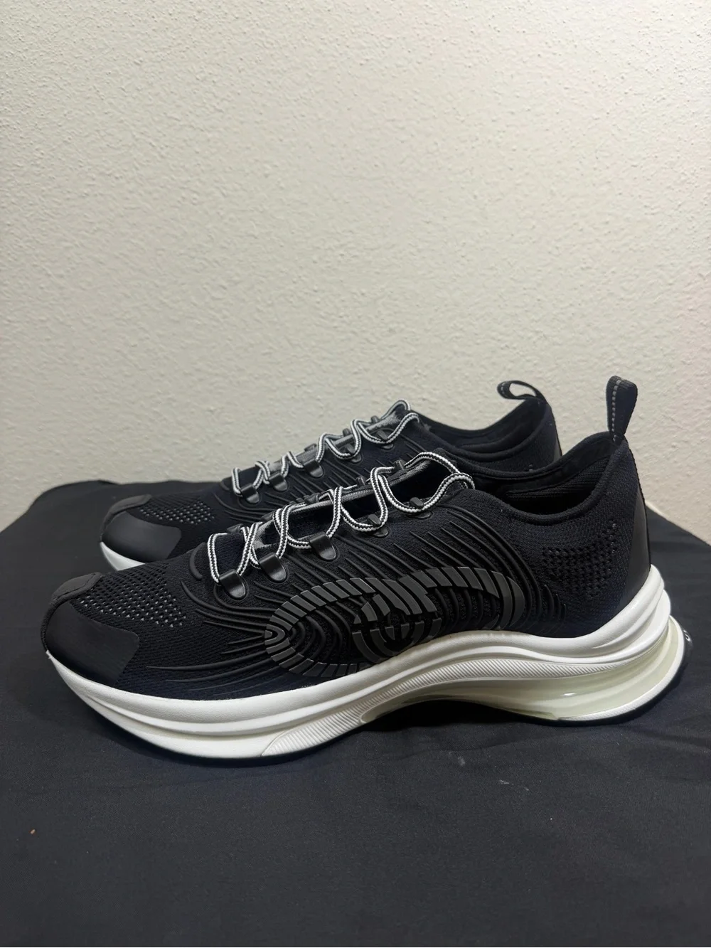 Gucci Men Run Sneakers